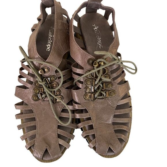 Cute shoes  - Picture 1 of 9